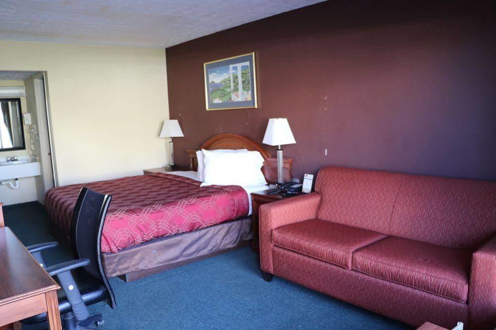 Red Roof Inn Walton - Richwood Kültér fotó